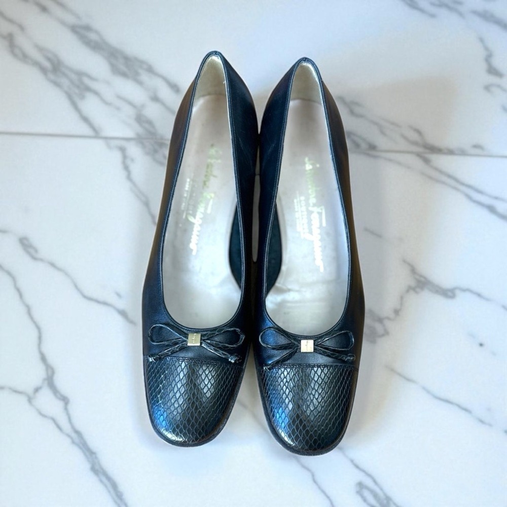 Salvatore Ferragamo Size 7B Vintage Black Textured Ballet shoes with braided bow